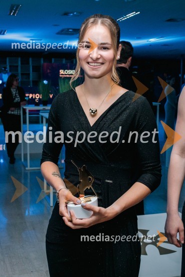  Nika Križnar, smučarska skakalkaVečer šampionov 2024