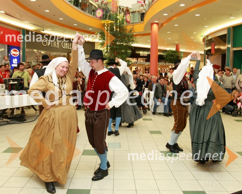 Folklorno društvo Lovrenc na PohorjuFestival narodnozabavne glasbe v Europarku