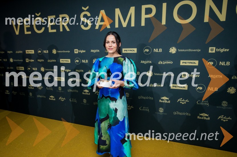  Gloria Kotnik, deskarka na snegu Večer šampionov 2024