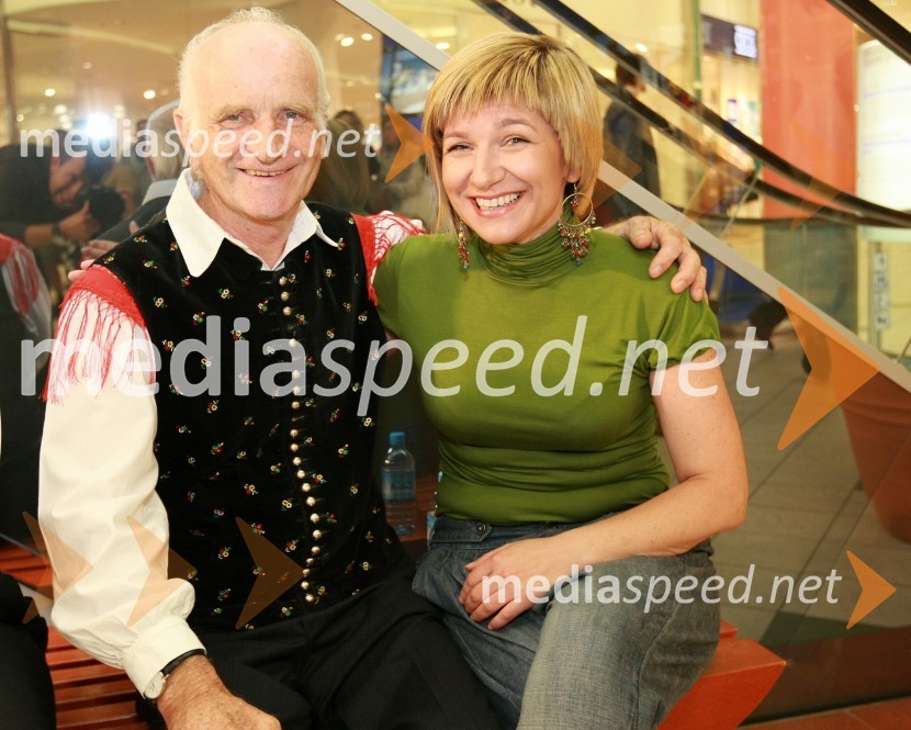 Lojze Slak, glasbenik in Petra Romih, vodja marketinga v EuroparkuFestival narodnozabavne glasbe v Europarku