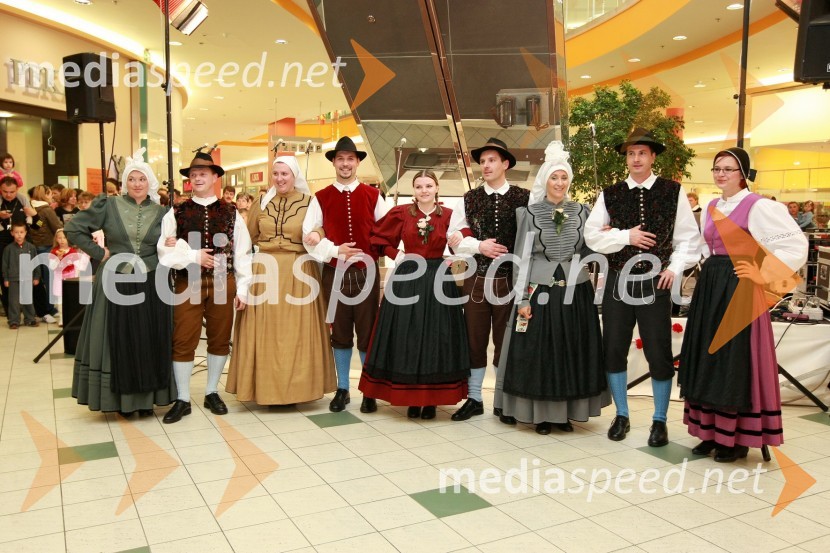 Folklorno društvo Lovrenc na PohorjuFestival narodnozabavne glasbe v Europarku