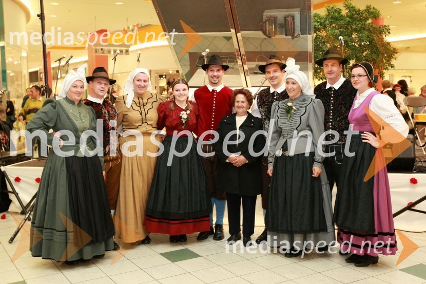 Folklorno društvo Lovrenc na PohorjuFestival narodnozabavne glasbe v Europarku