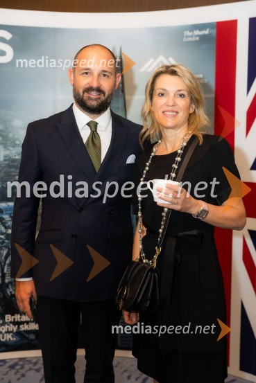  Duško Krsmanović, vodja za Srednjo in Vzhodno Evropo ter Balkan, UK Export Finance;  Barbara Uranjek, direktorica, Britansko-slovenska gospodarska zbornicaČaj z razlogom na konferenci z naslovom Pospeševanje zelenega prehoda - priložnosti in financiranje