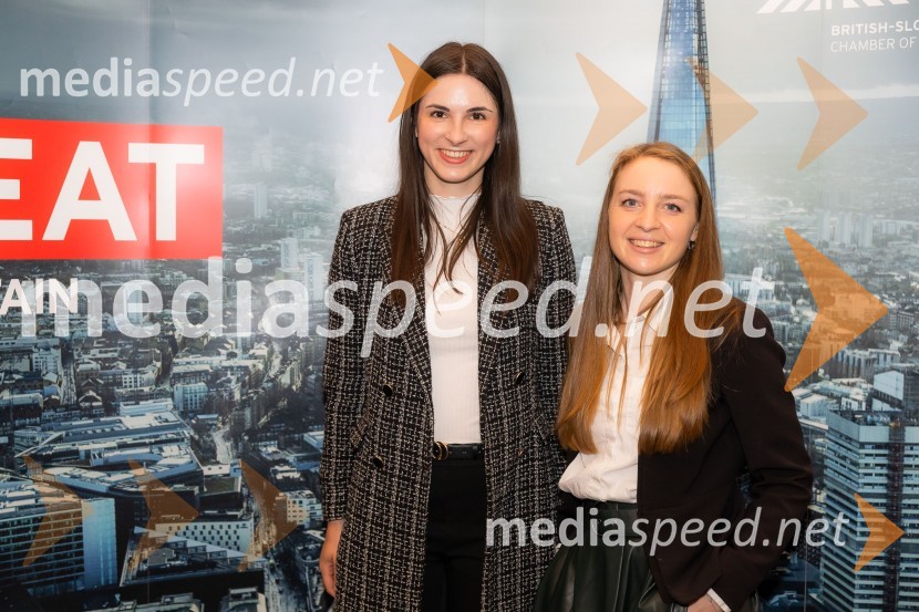  Tara Pleško, Britansko-slovenska gospodarska zbornica;  Tara Pleško, Britansko-slovenska gospodarska zbornicaČaj z razlogom na konferenci z naslovom Pospeševanje zelenega prehoda - priložnosti in financiranje