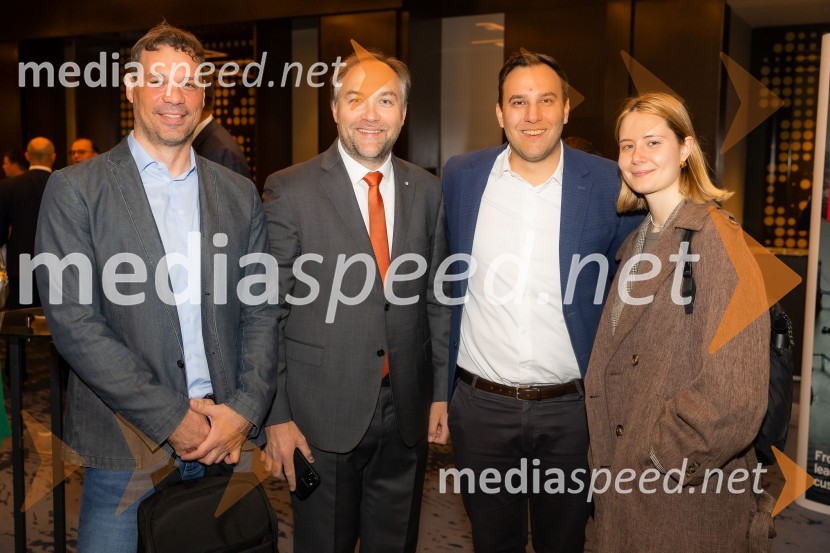  ... ;  Mart D. Buh, vodja poslovnega razvoja, Britansko-slovenska gospodarska zbornica;  ... ;  ... Čaj z razlogom na konferenci z naslovom Pospeševanje zelenega prehoda - priložnosti in financiranje