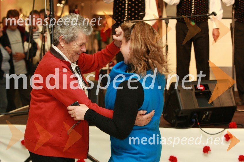 ... in Zvezda NovljanFestival narodnozabavne glasbe v Europarku