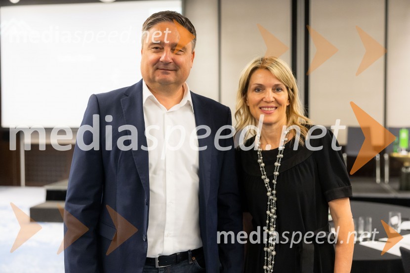  ... ;  Barbara Uranjek, direktorica, Britansko-slovenska gospodarska zbornicaČaj z razlogom na konferenci z naslovom Pospeševanje zelenega prehoda - priložnosti in financiranje