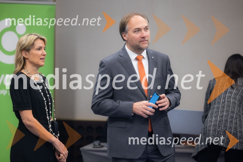  Barbara Uranjek, direktorica, Britansko-slovenska gospodarska zbornica;  Mart D. Buh, vodja poslovnega razvoja, Britansko-slovenska gospodarska zbornicaČaj z razlogom na konferenci z naslovom Pospeševanje zelenega prehoda - priložnosti in financiranje