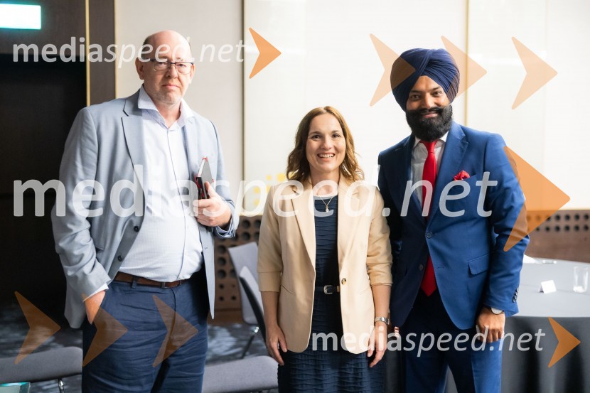  ... ;  Mojca Erjavec, NSi;  ... Čaj z razlogom na konferenci z naslovom Pospeševanje zelenega prehoda - priložnosti in financiranje