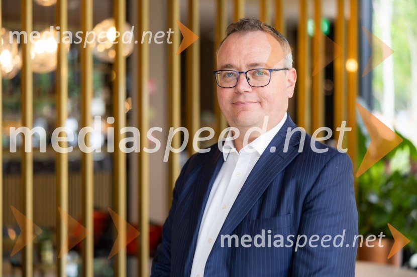  Troy Edwards, partner in so-vodja globalnega energetskega sektorja, A&O ShearmanČaj z razlogom na konferenci z naslovom Pospeševanje zelenega prehoda - priložnosti in financiranje