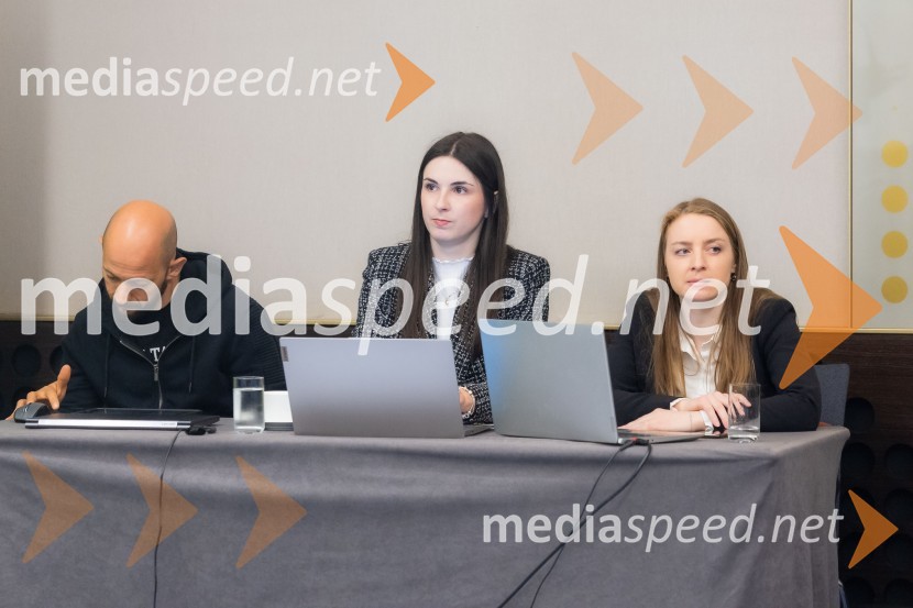  ... ;  Tara Pleško, Britansko-slovenska gospodarska zbornica;  Špela Drobnič Rener, Britansko-slovenska gospodarska zbornicaČaj z razlogom na konferenci z naslovom Pospeševanje zelenega prehoda - priložnosti in financiranje