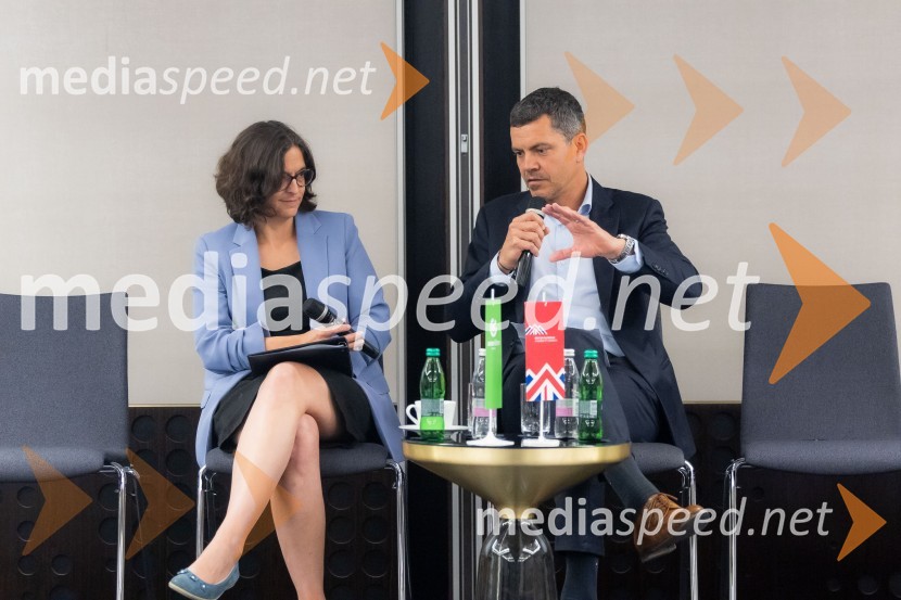  ... ;  Luka Vesnaver, predsednik Britansko-slovenske gospodarske zbornice in partner v ION AdvisoryČaj z razlogom na konferenci z naslovom Pospeševanje zelenega prehoda - priložnosti in financiranje