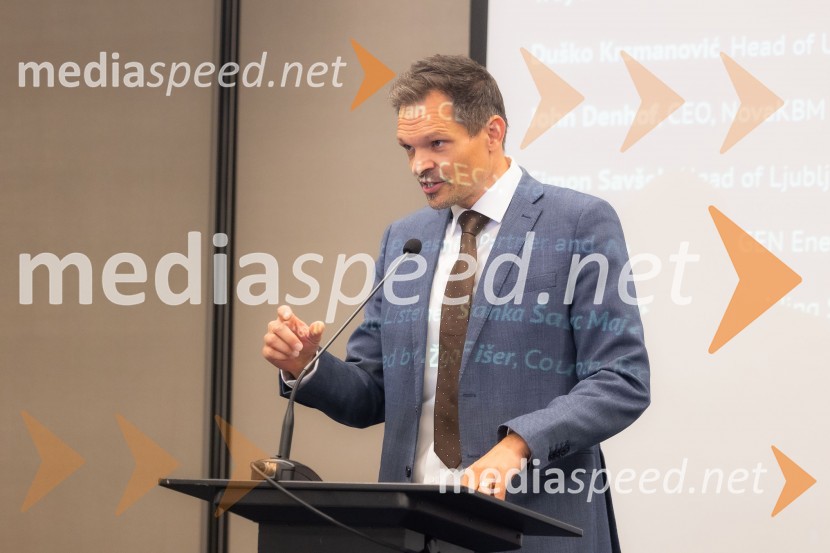  Žiga FIšer, Britansko-slovenska gospodarska zbornicaČaj z razlogom na konferenci z naslovom Pospeševanje zelenega prehoda - priložnosti in financiranje