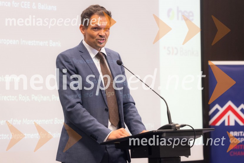  Žiga FIšer, Britansko-slovenska gospodarska zbornicaČaj z razlogom na konferenci z naslovom Pospeševanje zelenega prehoda - priložnosti in financiranje