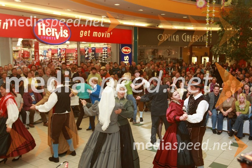 Folklorno društvo Lovrenc na PohorjuFestival narodnozabavne glasbe v Europarku