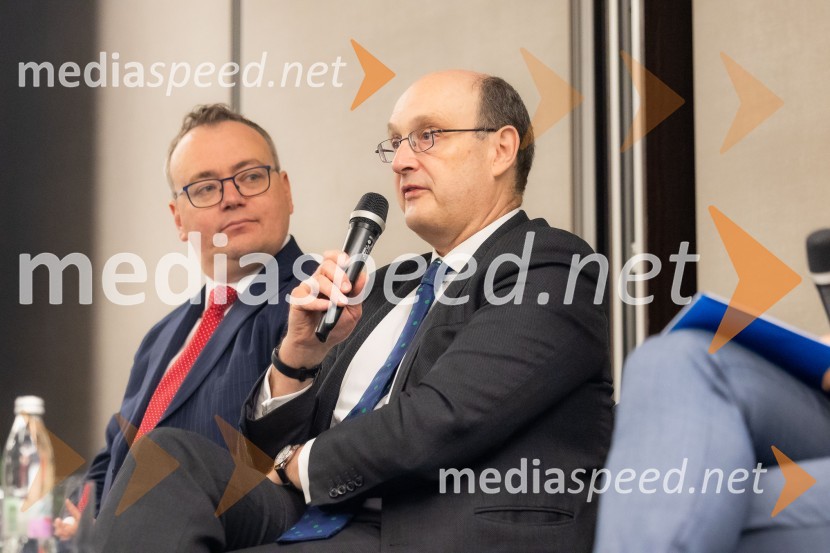  Troy Edwards, partner in so-vodja globalnega energetskega sektorja, A&O Shearman;  Huw Williams, UK Department for Energy Security and Net ZeroČaj z razlogom na konferenci z naslovom Pospeševanje zelenega prehoda - priložnosti in financiranje