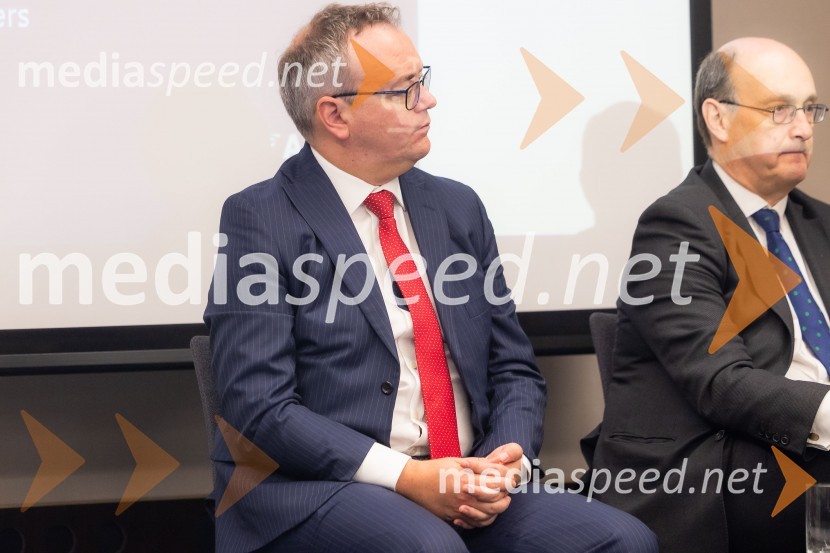  Troy Edwards, partner in so-vodja globalnega energetskega sektorja, A&O Shearman;  Huw Williams, UK Department for Energy Security and Net ZeroČaj z razlogom na konferenci z naslovom Pospeševanje zelenega prehoda - priložnosti in financiranje