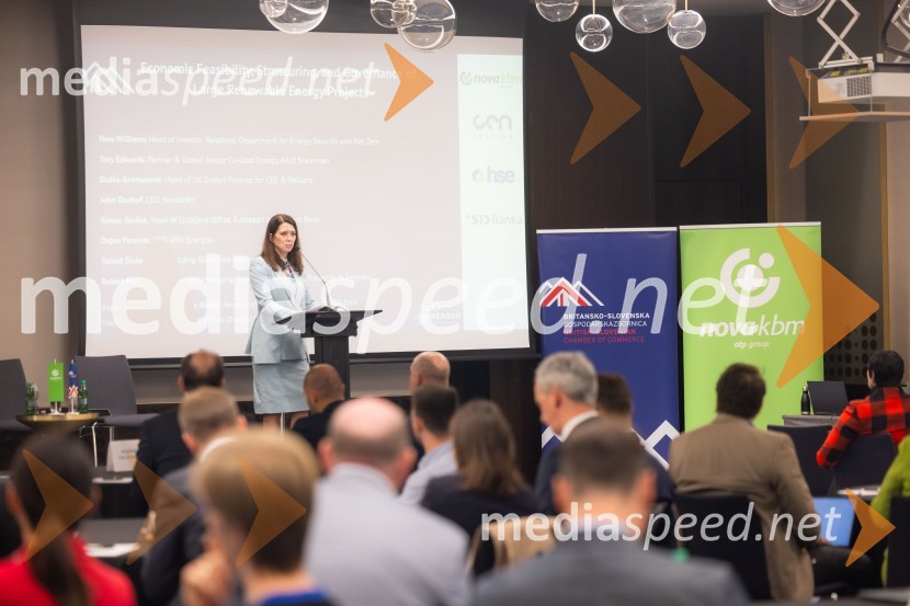  Stanka Šarc Majdič, članica uprave, SID bankaČaj z razlogom na konferenci z naslovom Pospeševanje zelenega prehoda - priložnosti in financiranje