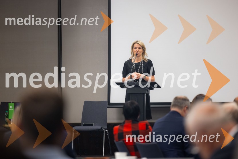  Barbara Uranjek, direktorica, Britansko-slovenska gospodarska zbornicaČaj z razlogom na konferenci z naslovom Pospeševanje zelenega prehoda - priložnosti in financiranje