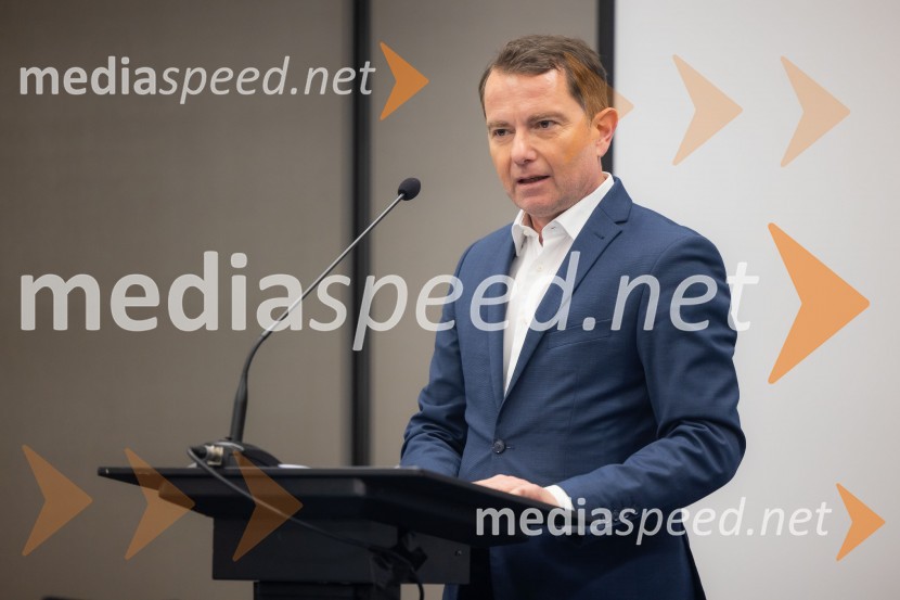  Tomaž Orešič, podpredsednik skupine ResaltaČaj z razlogom na konferenci z naslovom Pospeševanje zelenega prehoda - priložnosti in financiranje