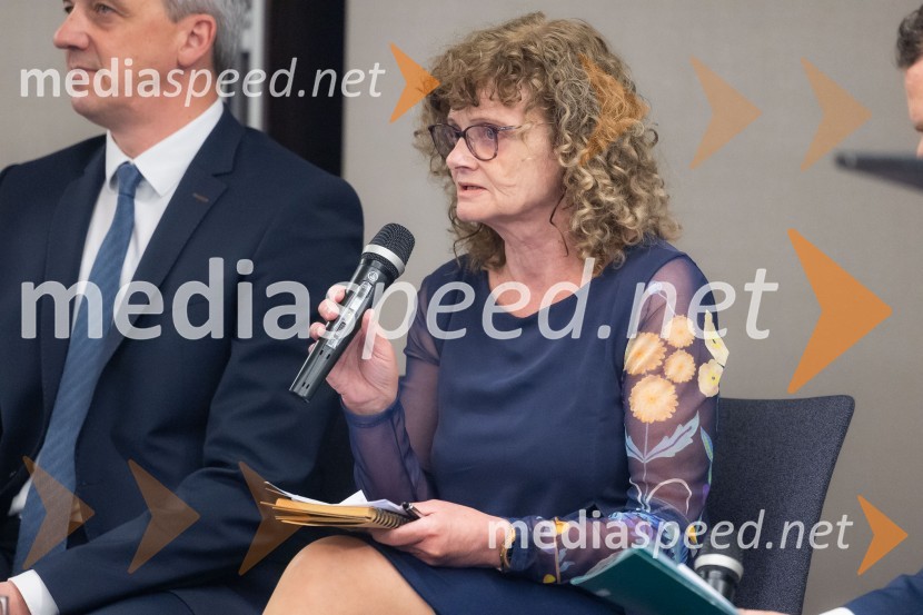  Antonija Božič Cerar, direktorica Službe za okolje, podnebje in energijo, Gospodarska zbornica SlovenijeČaj z razlogom na konferenci z naslovom Pospeševanje zelenega prehoda - priložnosti in financiranje