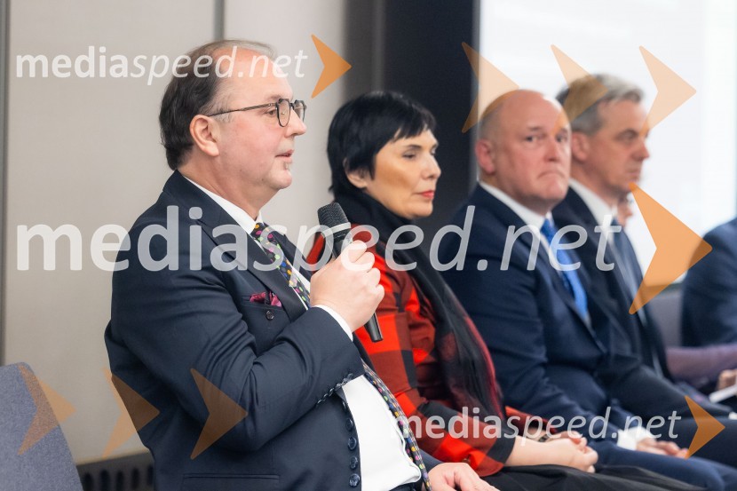  Troy Edwards, partner in so-vodja globalnega energetskega sektorja, A&O Shearman;  Tea Bilić Zabric, neodvisna vodja nadzora, Rolls-Royce SMRČaj z razlogom na konferenci z naslovom Pospeševanje zelenega prehoda - priložnosti in financiranje