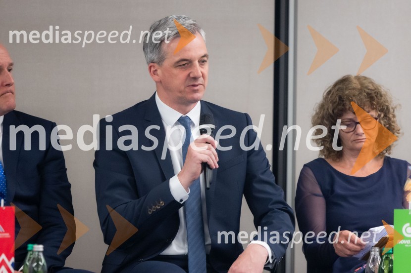  Danijel Levičar, državni sekretar za nacionalni jedrski program, Kabinet predsednika Vlade Republike SlovenijeČaj z razlogom na konferenci z naslovom Pospeševanje zelenega prehoda - priložnosti in financiranje