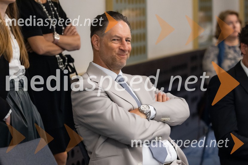  John Denhof, direktor podjetja Subtle InsightsČaj z razlogom na konferenci z naslovom Pospeševanje zelenega prehoda - priložnosti in financiranje