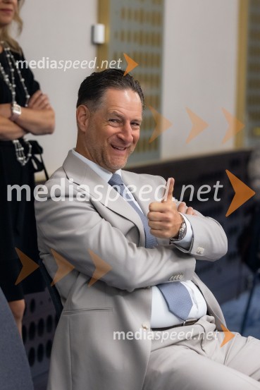  John Denhof, direktor podjetja Subtle InsightsČaj z razlogom na konferenci z naslovom Pospeševanje zelenega prehoda - priložnosti in financiranje