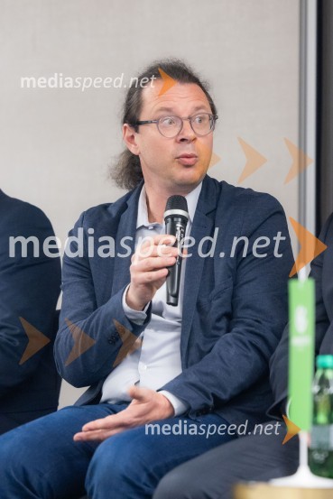 dr. Luka Omladič, LevicaČaj z razlogom na konferenci z naslovom Pospeševanje zelenega prehoda - priložnosti in financiranje