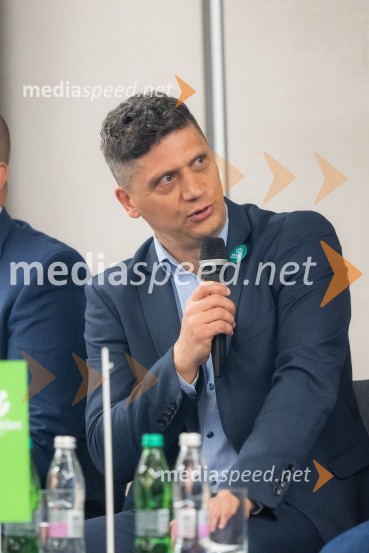 dr. Klemen Belhar, Vesna zelena strankaČaj z razlogom na konferenci z naslovom Pospeševanje zelenega prehoda - priložnosti in financiranje