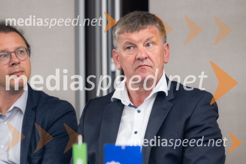 dr. Luka Omladič, Levica;  Franci Bogovič, poslanec Evropskega parlamenta, SLSČaj z razlogom na konferenci z naslovom Pospeševanje zelenega prehoda - priložnosti in financiranje