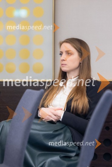  Špela Drobnič Rener, Britansko-slovenska gospodarska zbornicaČaj z razlogom na konferenci z naslovom Pospeševanje zelenega prehoda - priložnosti in financiranje