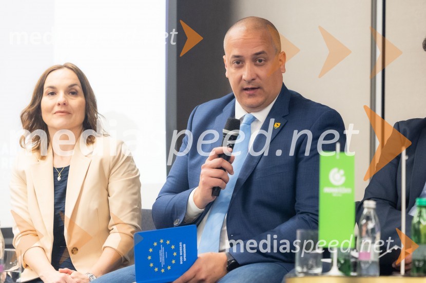  Mojca Erjavec, NSi;  Jure Leben, Gibanje SvobodaČaj z razlogom na konferenci z naslovom Pospeševanje zelenega prehoda - priložnosti in financiranje