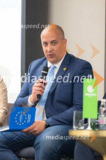  Jure Leben, Gibanje SvobodaČaj z razlogom na konferenci z naslovom Pospeševanje zelenega prehoda - priložnosti in financiranje