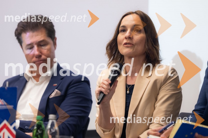  Franci Breznik ml. , poslanec, SDS;  Mojca Erjavec, NSiČaj z razlogom na konferenci z naslovom Pospeševanje zelenega prehoda - priložnosti in financiranje