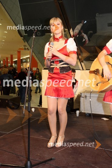 Vida Sadek, članica ansambla Vesele ŠtajerkeFestival narodnozabavne glasbe v Europarku