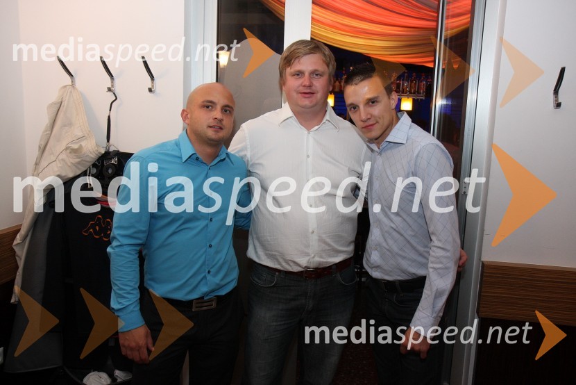 Robert Žagar, marketing Uni Gostinstvo d.o.o., Davor Račič, prokurist Uni Gostinstvo d.o.o. in Uroš Strajnšak, vodja gostinstva in kavarne Uni gostinstvo d.o.o.Dalmatinski večer z Oliverjem Dragojevičem v Bowling centru Strike