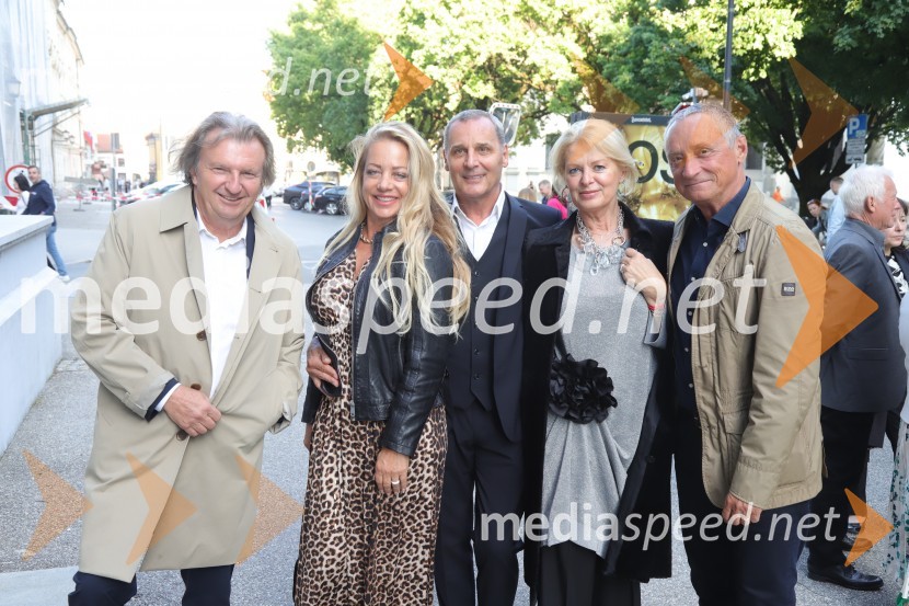  Dušan Korošec, odvetnik;  Maša Podkonjak Korošec, odvetnica;  Danilo Rošker, direktor SNG Maribor;  Bernarda Lesjak ; prof. dr. Dušan  Lesjak, univerzitetni profesorTosca, premiera v Operi in Baletu Slovenskega narodnega gledališča Maribor
