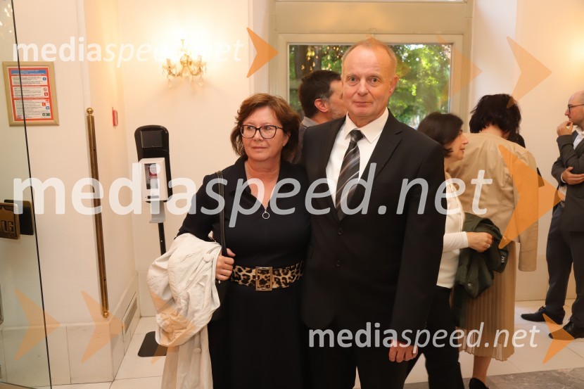 prof. dr.  Vida Jesenšek, predavateljica, Filozofska fakulteta, Univerza v Mariboru; prof. dr. Marko Jesenšek, prorektor, Univerza v MariboruTosca, premiera v Operi in Baletu Slovenskega narodnega gledališča Maribor