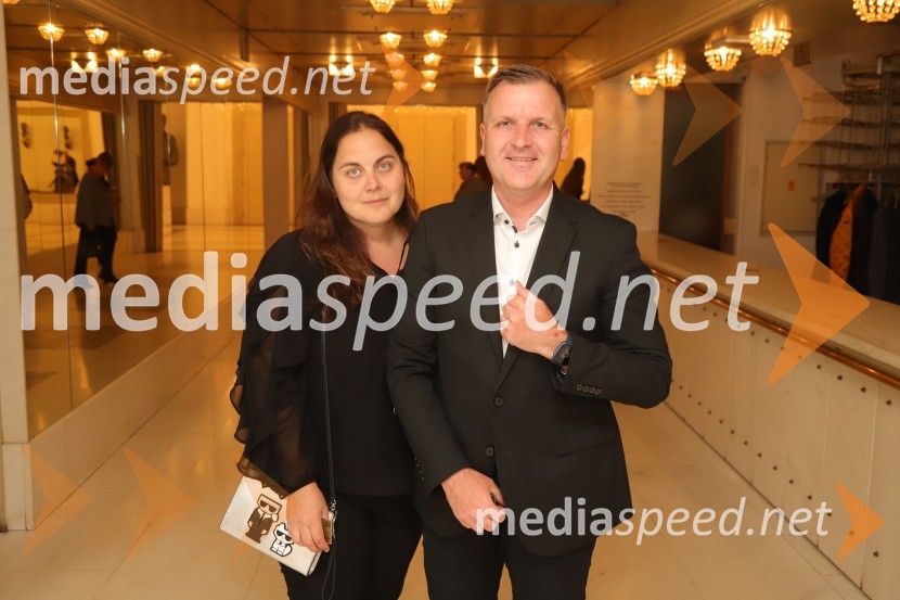  Urška Šitum Rečnik, zobozdravnica, Dentalni center Zobek; dr. Simon Rečnik, direktor Trdnih izdelkov in član uprave Leka d.d.Tosca, premiera v Operi in Baletu Slovenskega narodnega gledališča Maribor