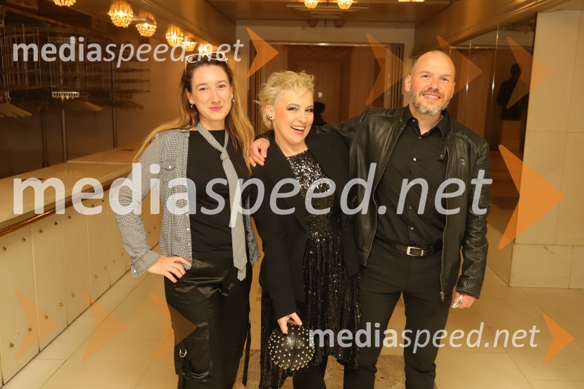  Maja Modrinjak, Fotografinja;  ... ;  ... Tosca, premiera v Operi in Baletu Slovenskega narodnega gledališča Maribor