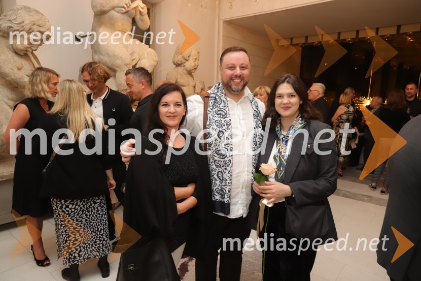  Irena Ferk, operna pevka;  Miheil Šešaberidze;  ... Tosca, premiera v Operi in Baletu Slovenskega narodnega gledališča Maribor