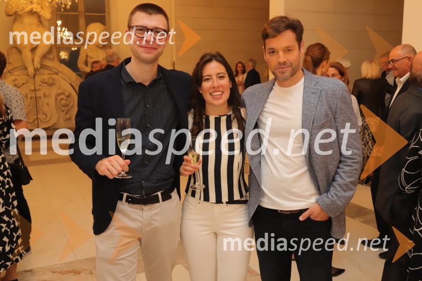  ... ;  ... ;  Luka  Brajnik, baritonistTosca, premiera v Operi in Baletu Slovenskega narodnega gledališča Maribor