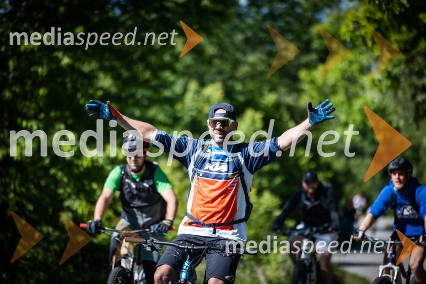 3. Bobrovo bicikliranje in vzpon na Boč