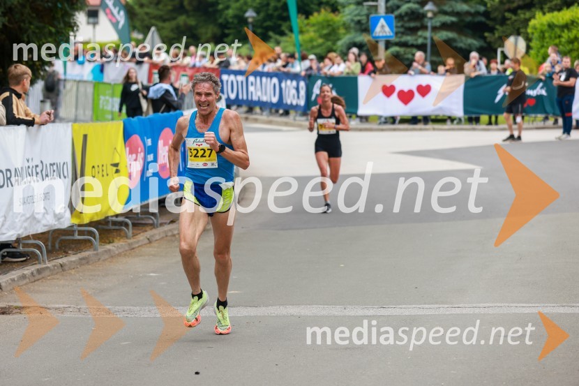 42. Maraton treh src, teki