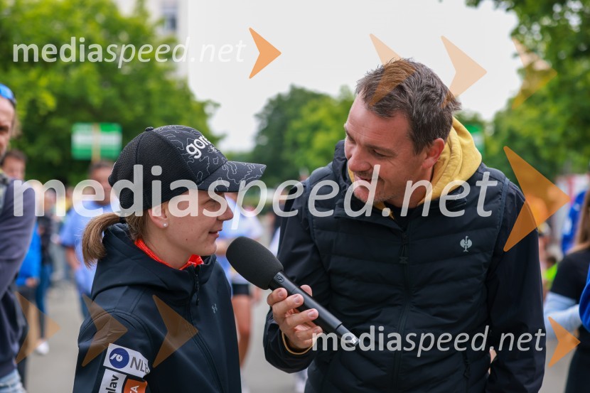  Ema  Klinec, smučarska skakalka;  Mitja Šeško, moderator prireditev 42. Maraton treh src, teki