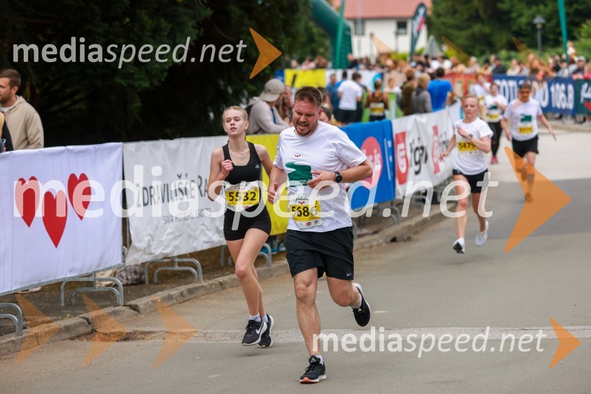 42. Maraton treh src, teki