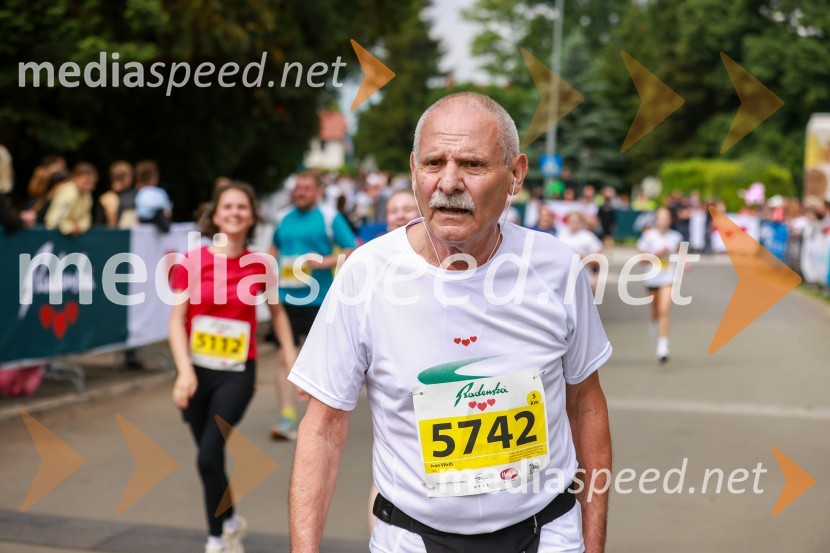 42. Maraton treh src, teki