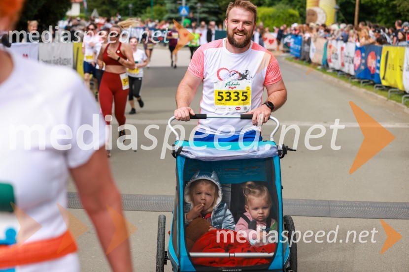 42. Maraton treh src, teki